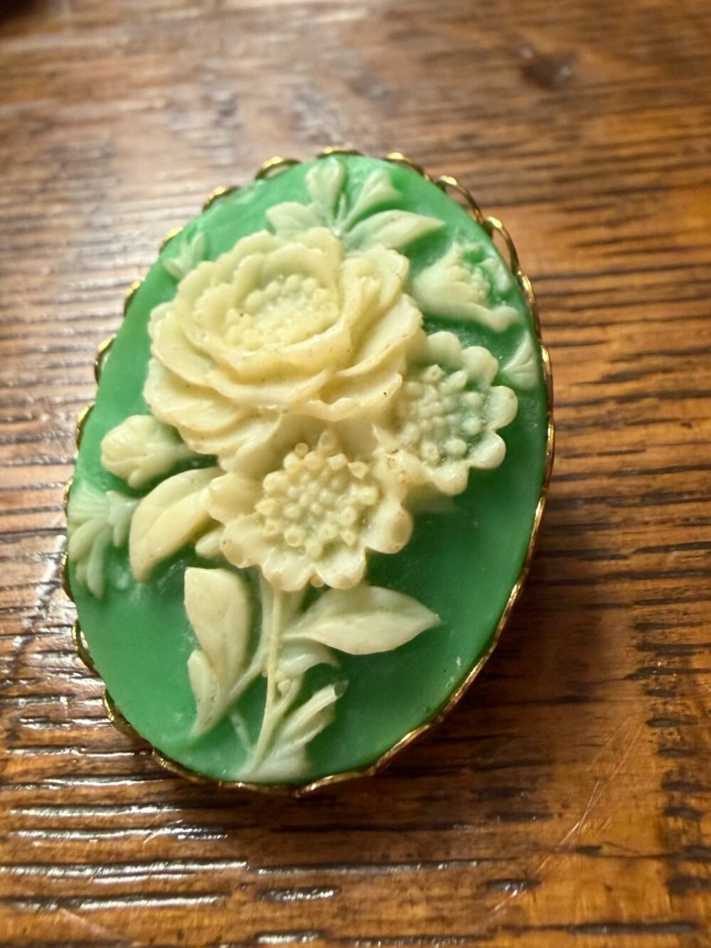 Vintage Green & Cream Floral Cameo Style Brooch